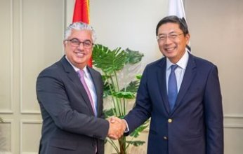 رئيس اقتصادية قناة السويس يشهد توقيع عقد مشروع “CWA” للمنسوجات بالسخنة