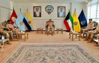 الكويت.. نائب رئيس الأركان يشيد بكفاءة ضباط دورة القيادة والأركان المشتركة