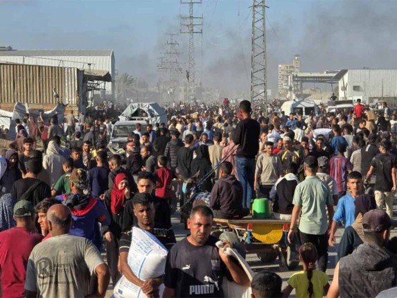 استشهاد 44 فلسطينيا بينهم 16 من منتظري المساعدات في قطاع غزة استشهاد 44 فلسطينيا بينهم 16 من منتظري المساعدات في قطاع غزة