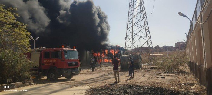 وزارة الكهرباء: إخماد حريق فى منطقة الهيش بالقرب من محطة كهرباء أسوان وزارة الكهرباء: إخماد حريق فى منطقة الهيش بالقرب من محطة كهرباء أسوان