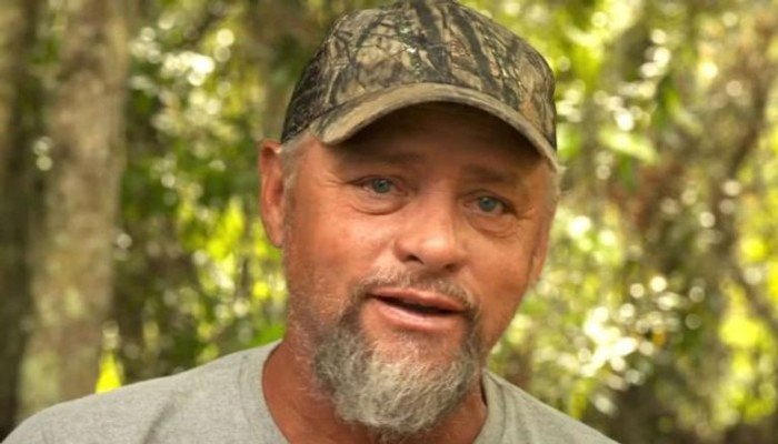 وفاة جونيور إدواردز نجم "Swamp People" عن 60 عامًا.. وداعًا لأسطورة صيد التماسيح وفاة جونيور إدواردز نجم "Swamp People" عن 60 عامًا.. وداعًا لأسطورة صيد التماسيح
