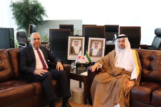 رئيس الطيران المدني الكويتي ووزير الطيران المصري يبحثان سبل تعزيز التعاون الثنائي في مجال الطيران رئيس الطيران المدني الكويتي ووزير الطيران المصري يبحثان سبل تعزيز التعاون الثنائي في مجال الطيران