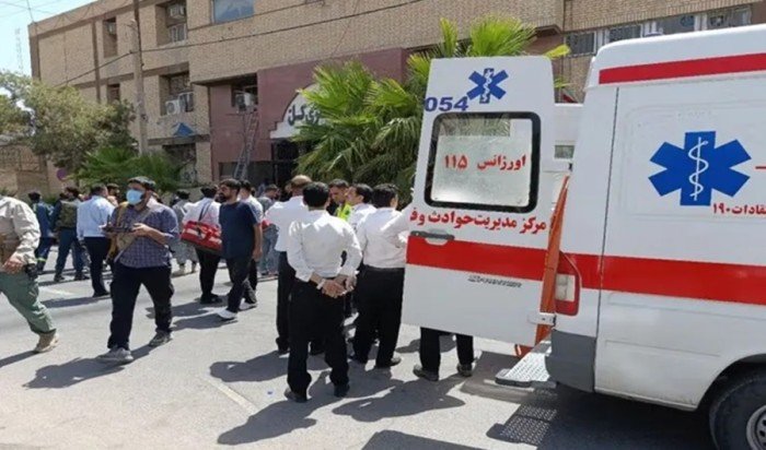 إيران.. مقتل 6 وإصابة 22 في هجوم مسلح يستهدف مبنى القضاء إيران.. مقتل 6 وإصابة 22 في هجوم مسلح يستهدف مبنى القضاء