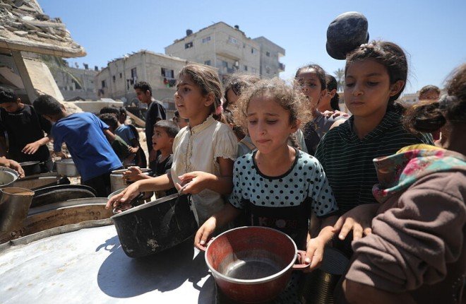 الأمم المتحدة: استشهاد نحو 800 فلسطيني خلال محاولتهم الحصول على المساعدات الإنسانية في غزة الأمم المتحدة: استشهاد نحو 800 فلسطيني خلال محاولتهم الحصول على المساعدات الإنسانية في غزة