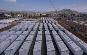 مصر: تشغيل أول محطة طاقة شمسية بنظام بطاريات التخزين بقدرة 300 ميجا وات