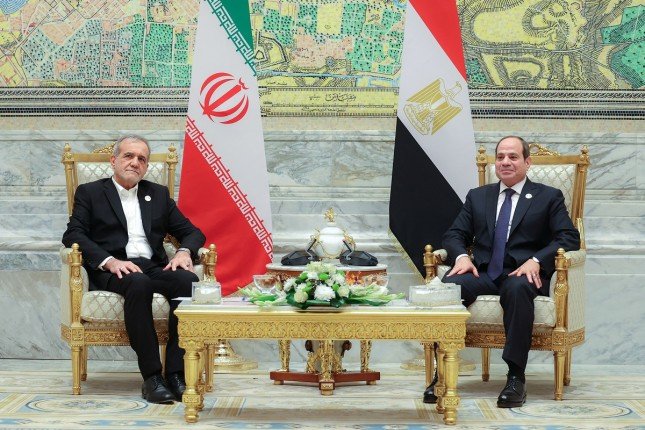 تحسن العلاقات بين القاهرة وطهران يفتح الباب أمام عودة السياح الإيرانيين إلى مصر قريبا تحسن العلاقات بين القاهرة وطهران يفتح الباب أمام عودة السياح الإيرانيين إلى مصر قريبا