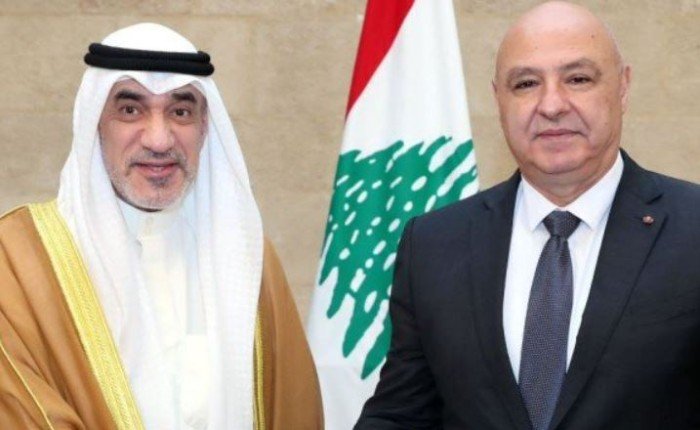 الرئيس اللبناني يشكر الكويت أميرا وحكومة وشعبا على الدعم المقدم لبلاده الرئيس اللبناني يشكر الكويت أميرا وحكومة وشعبا على الدعم المقدم لبلاده