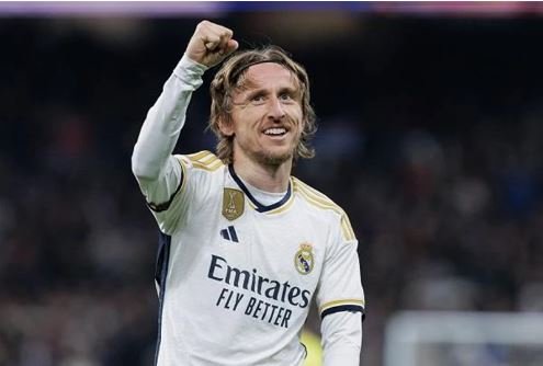 رسميًا.. لوكا مودريتش يوقّع لميلان بعد نهاية رحلته التاريخية مع ريال مدريد رسميًا.. لوكا مودريتش يوقّع لميلان بعد نهاية رحلته التاريخية مع ريال مدريد