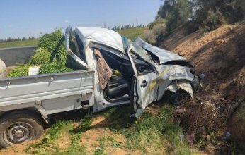 مصر.. إصابة 13 شخصًا في انقلاب سيارة ربع نقل بالظهير الصحراوي في البحيرة