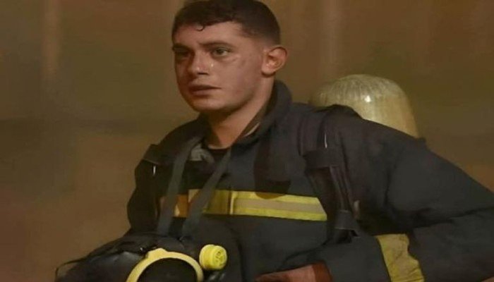 «نجل شهيد».. ضابط حماية مدنية يتصدر «تريند حريق سنترال رمسيس » في مصر(تفاصيل) «نجل شهيد».. ضابط حماية مدنية يتصدر «تريند حريق سنترال رمسيس » في مصر(تفاصيل)