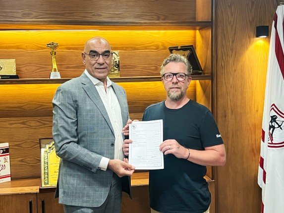 الزمالك يعلن تعاقده مع الفرنسي فرانك موريس لقيادة فريق اليد الزمالك يعلن تعاقده مع الفرنسي فرانك موريس لقيادة فريق اليد