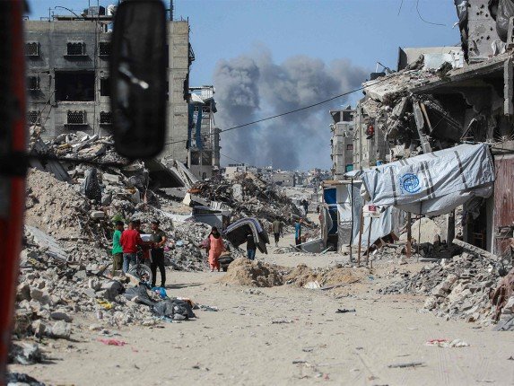 استشهاد 9 فلسطينيين وإصابة العشرات في قصف إسرائيلي على قطاع غزة استشهاد 9 فلسطينيين وإصابة العشرات في قصف إسرائيلي على قطاع غزة