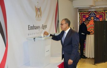وزير الخارجية المصري أول من يدلي بصوته في انتخابات مجلس الشيوخ 2025 بواشنطن