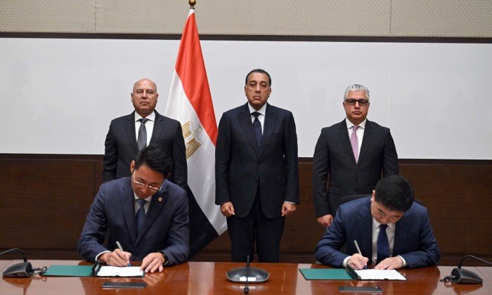 مصر.. رئيس الوزراء يشهد توقيع عقد إنشاء مصنع مجموعة سايلون الصينية للإطارات مصر.. رئيس الوزراء يشهد توقيع عقد إنشاء مصنع مجموعة سايلون الصينية للإطارات
