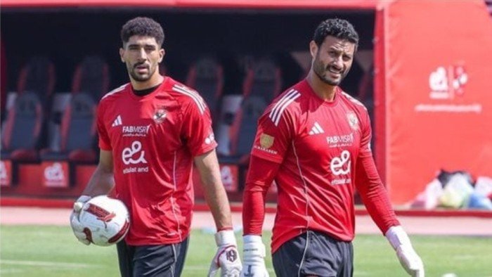 بعد وفاة والده.. الشناوي يشارك في تدريبات الأهلي استعدادًا لمباراة غزل المحلة بعد وفاة والده.. الشناوي يشارك في تدريبات الأهلي استعدادًا لمباراة غزل المحلة