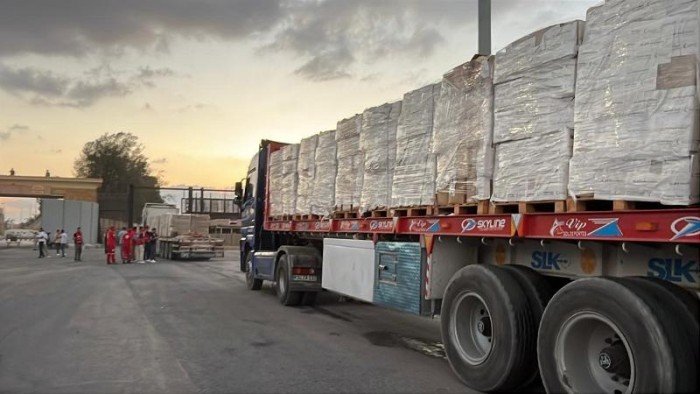مصر.. استئناف دخول المساعدات الإنسانية إلى الفلسطينيين بقطاع غزة مصر.. استئناف دخول المساعدات الإنسانية إلى الفلسطينيين بقطاع غزة