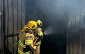 فرق الإطفاء تُسيطر على حريق جاخور في منطقة كبد