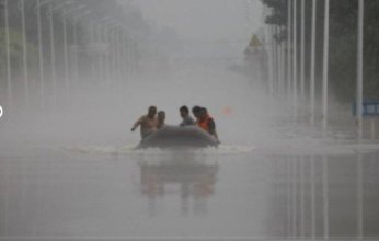 مصرع 3 أشخاص وفقدان 4 آخرين إثر عاصفة قوية تضرب منتجعًا في شمال الصين