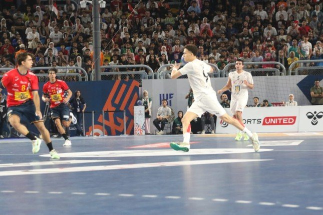 منتخب مصر للناشئين يخسر أمام نظيره الإسباني في ربع نهائي بطولة العالم لليد منتخب مصر للناشئين يخسر أمام نظيره الإسباني في ربع نهائي بطولة العالم لليد