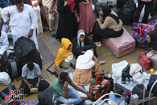 قطار العودة للسودان يستعد للانطلاق من محطة مصر قطار العودة للسودان يستعد للانطلاق من محطة مصر