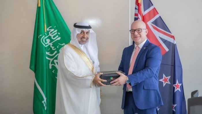 السعودية ونيوزيلندا تبحثان تعزيز التعاون الصحي والتقنيات الرقمية بين البلدين السعودية ونيوزيلندا تبحثان تعزيز التعاون الصحي والتقنيات الرقمية بين البلدين