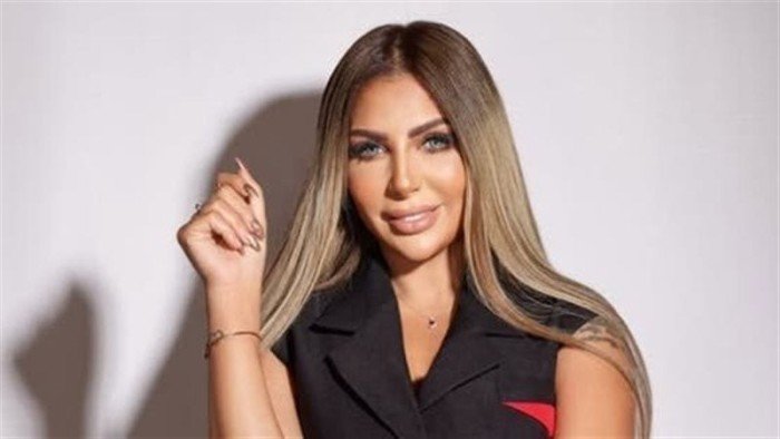 سارة خليفة أمام النيابة: أنفي صلتي بالمضبوطات.. وأصرف على شقيقي وأولاده سارة خليفة أمام النيابة: أنفي صلتي بالمضبوطات.. وأصرف على شقيقي وأولاده