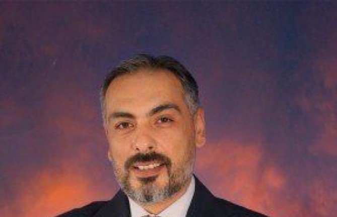 نائب رئيس "خليجيون": الاستثمار في العقول البشرية هو مفتاح النهضة الاقتصادية نائب رئيس "خليجيون": الاستثمار في العقول البشرية هو مفتاح النهضة الاقتصادية