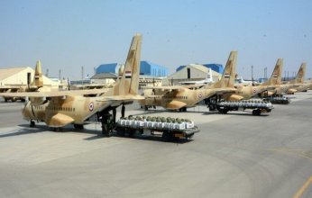 "محاولة لبث الأمل".. الجيش المصري يواصل إسقاط المساعدات الإنسانية جواً على غزة