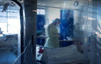 علماء يحذرون من مخاطر "وباء المرآة" على حياة البشر.. ما التفاصيل