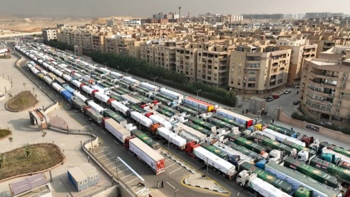 مصر.. قافلة المساعدات الإنسانية الـ (11) تدخل إلى قطاع غزة مصر.. قافلة المساعدات الإنسانية الـ (11) تدخل إلى قطاع غزة