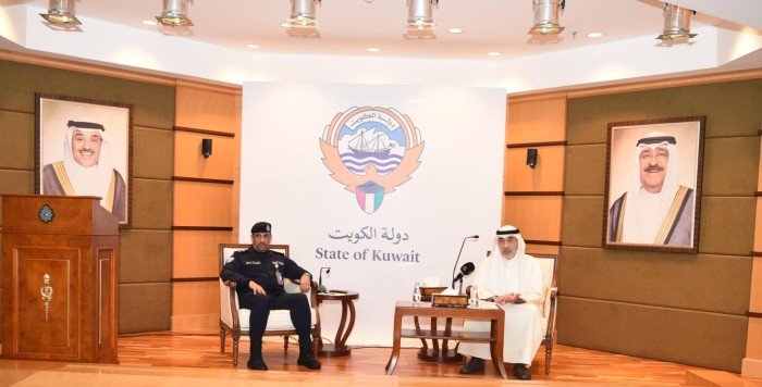 الكويت.. النائب الأول لرئيس مجلس الوزراء ووزير الداخلية يترأس اجتماعا مع قيادات (الداخلية) لمتابعة سير العمل الكويت.. النائب الأول لرئيس مجلس الوزراء ووزير الداخلية يترأس اجتماعا مع قيادات (الداخلية) لمتابعة سير العمل