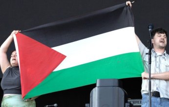 مقاطعة مهرجان موسيقي في بريطانيا بعد منع فرقة أيرلندية من رفع العلم الفلسطيني.. ما التفاصيل؟