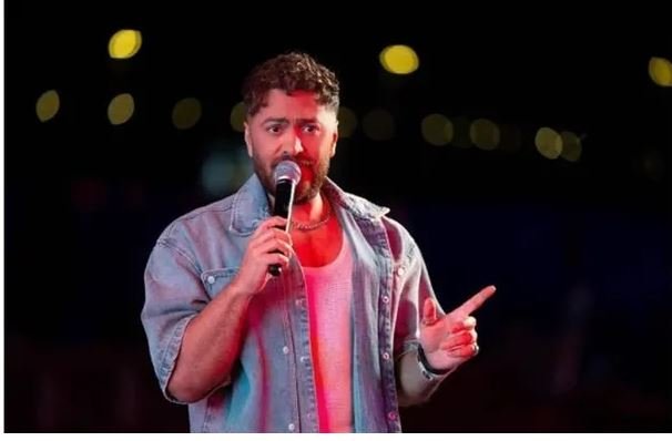 شاهد| بالفيديو.. معجبة تحتضن تامر حسني على المسرح في مشهد مفاجئ شاهد| بالفيديو.. معجبة تحتضن تامر حسني على المسرح في مشهد مفاجئ