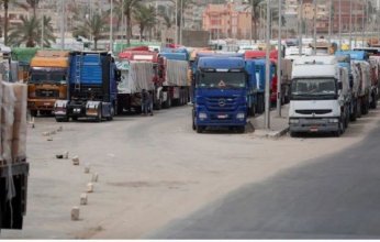 عبر كرم أبو سالم.. إدخال 115 شاحنة مساعدات إنسانية إلى الفلسطينيين بغزة