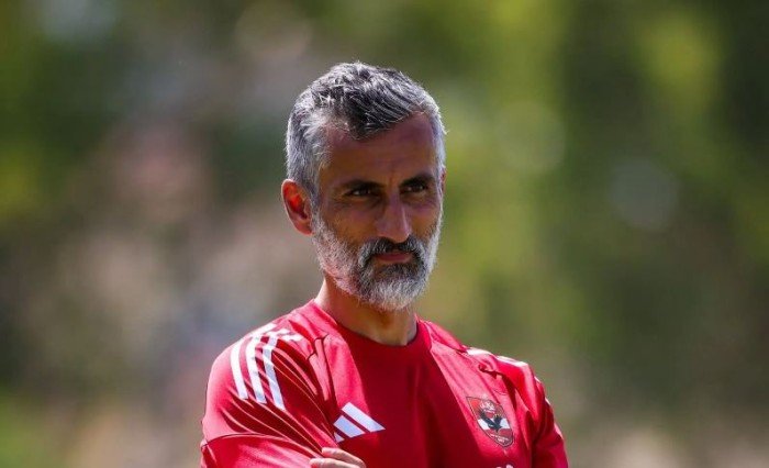 الأهلي يشكر ريبييرو.. وينهي العلاقة التعاقدية بالتراضي الأهلي يشكر ريبييرو.. وينهي العلاقة التعاقدية بالتراضي