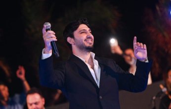 محمد فضل شاكر يتألق في أولى حفلاته بالعلمين الجديدة وسط حضور جماهيري قياسي