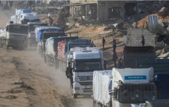 عبور 115 شاحنة مساعدات عبر كرم أبو سالم ضمن القافلة الـ 18 للفلسطينيين بقطاع غزة