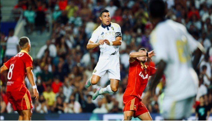 رونالدو يسجل هدفا عالميا بارتقاء خيالي أمام ريو آفي البرتغالي رونالدو يسجل هدفا عالميا بارتقاء خيالي أمام ريو آفي البرتغالي