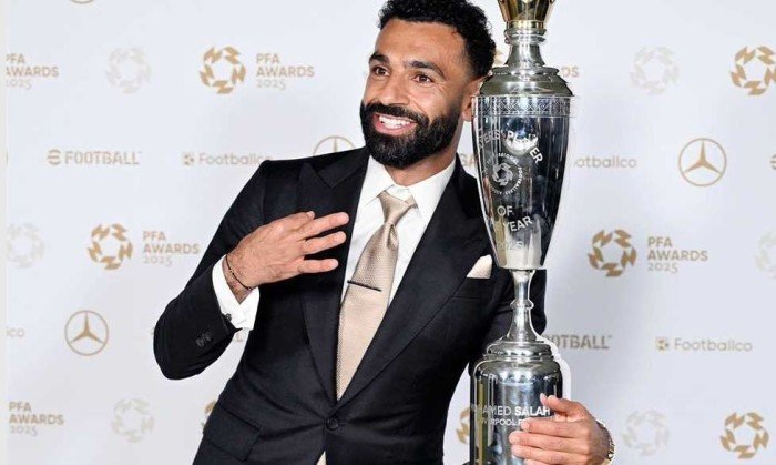 صلاح: التتويج بجائزة أفضل لاعب في الدوري له طعم مختلف صلاح: التتويج بجائزة أفضل لاعب في الدوري له طعم مختلف