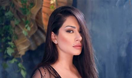 المطربة السورية سارة فرح تعلن اعتزالها الغناء نهائيًا المطربة السورية سارة فرح تعلن اعتزالها الغناء نهائيًا