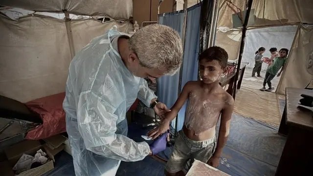 مدير مجمع الشفاء يحذر من انتشار فيروس غامض في غزة وسط تدهور الأوضاع الصحية مدير مجمع الشفاء يحذر من انتشار فيروس غامض في غزة وسط تدهور الأوضاع الصحية
