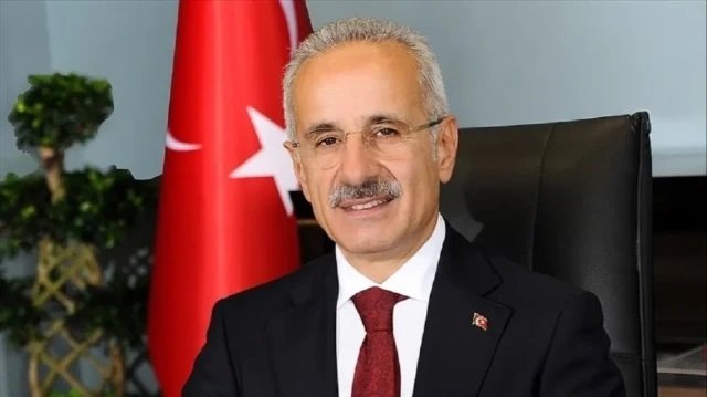 تركيا تعلن عن إجراءات لتنظيم النقل البري وإحياء مشاريع السكك الحديدية مع سوريا والأردن تركيا تعلن عن إجراءات لتنظيم النقل البري وإحياء مشاريع السكك الحديدية مع سوريا والأردن