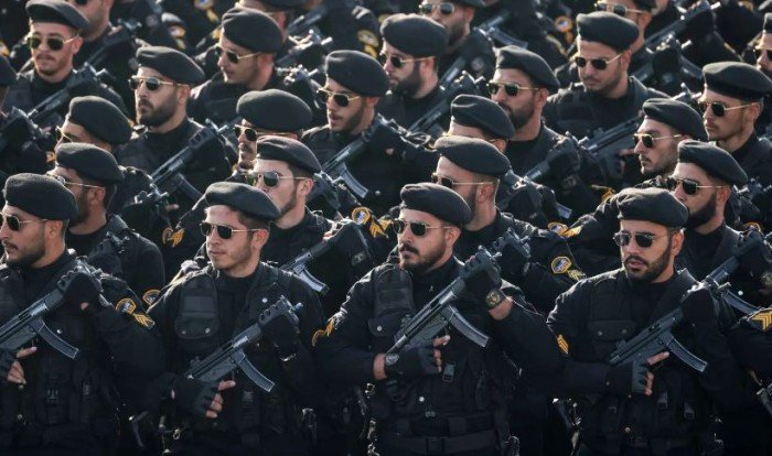 الجيش الإيراني يؤكد أهمية تطوير قوات الدفاع الجوي لمواجهة التهديدات المحتملة الجيش الإيراني يؤكد أهمية تطوير قوات الدفاع الجوي لمواجهة التهديدات المحتملة