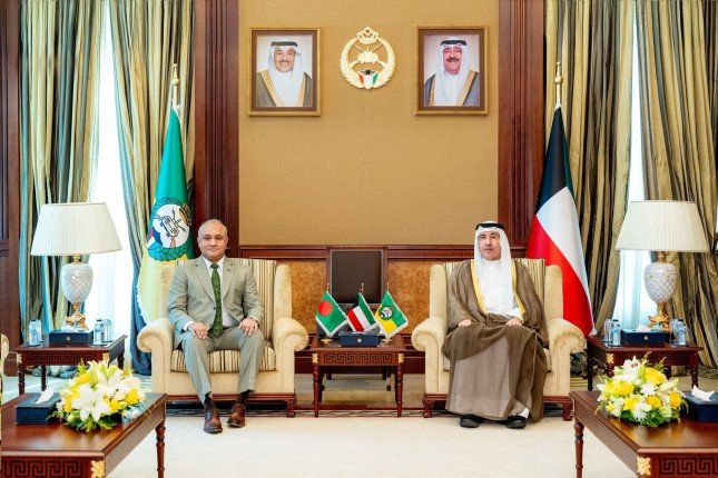 الكويت.. رئيس الحرس الوطني يبحث مع سفير بنغلاديش سبل تعزيز العلاقات الثنائية الكويت.. رئيس الحرس الوطني يبحث مع سفير بنغلاديش سبل تعزيز العلاقات الثنائية