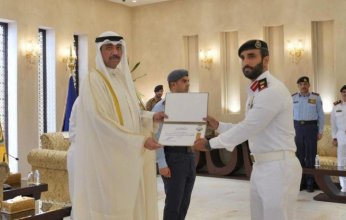 وزير الدفاع الكويتي يشيد بدور الوزارة الريادي في إعداد وتأهيل منتسبي الجيش