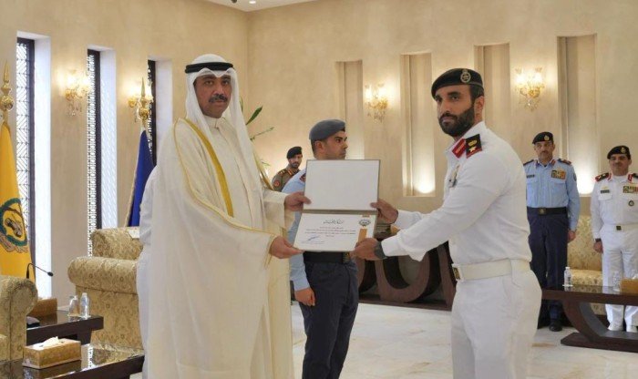 وزير الدفاع الكويتي يشيد بدور الوزارة الريادي في إعداد وتأهيل منتسبي الجيش وزير الدفاع الكويتي يشيد بدور الوزارة الريادي في إعداد وتأهيل منتسبي الجيش