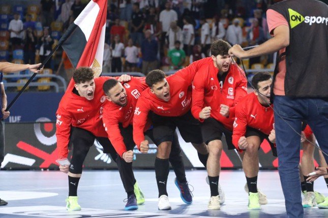 منتخب مصر لناشئي اليد يهزم البحرين ويتأهل للدور الرئيسي في بطولة العالم تحت 19 سنة منتخب مصر لناشئي اليد يهزم البحرين ويتأهل للدور الرئيسي في بطولة العالم تحت 19 سنة