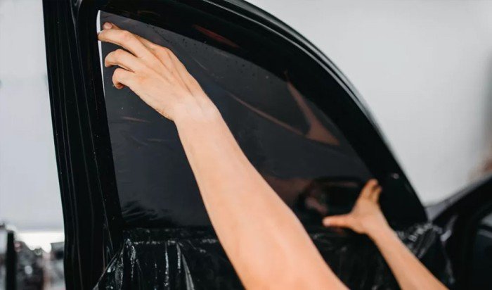 الكويت.. السماح بتظليل زجاج المركبات حتى 50% ومنع الزجاج العاكس الكويت.. السماح بتظليل زجاج المركبات حتى 50% ومنع الزجاج العاكس