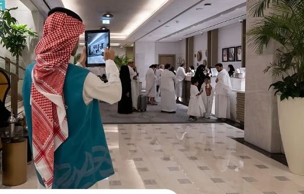 السعودية تطلق خدمة جديدة لزيادة سعة مرافق الضيافة بمكة والمدينة لموسم الحج السعودية تطلق خدمة جديدة لزيادة سعة مرافق الضيافة بمكة والمدينة لموسم الحج