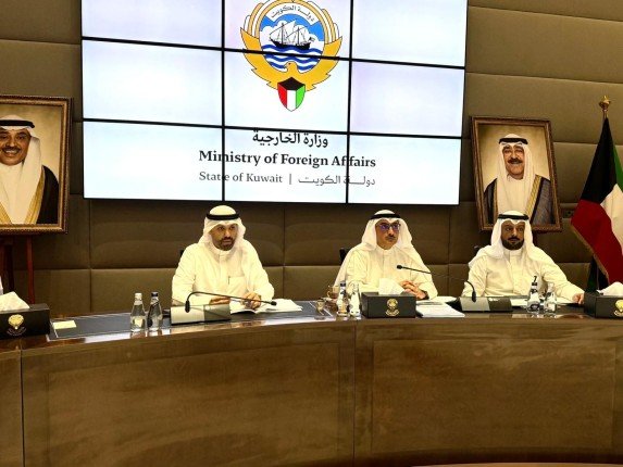 مساعد وزير الخارجية يترأس اجتماع كبار المسؤولين الخليجيين لدعم التعاون الاقتصادي والاستثماري مع سوريا مساعد وزير الخارجية يترأس اجتماع كبار المسؤولين الخليجيين لدعم التعاون الاقتصادي والاستثماري مع سوريا